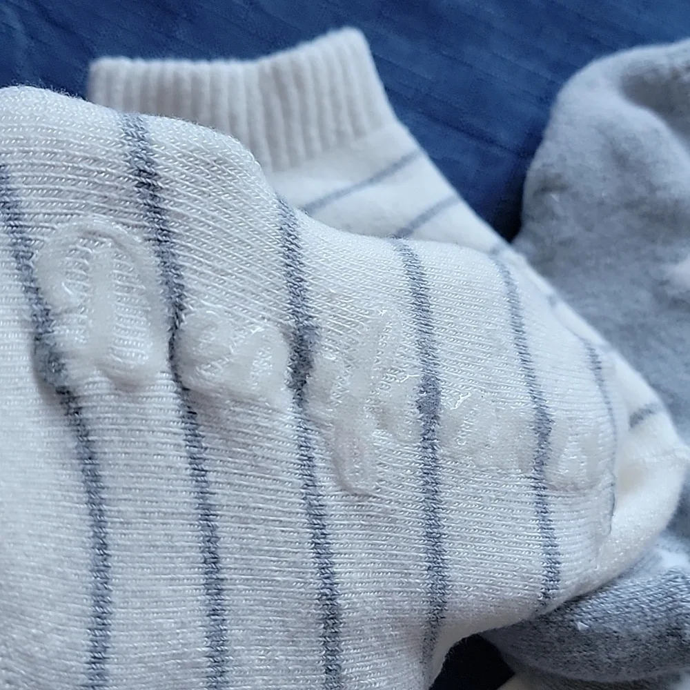 Dearfoams Women's Full Cushion Lounge Socks - Gray & White